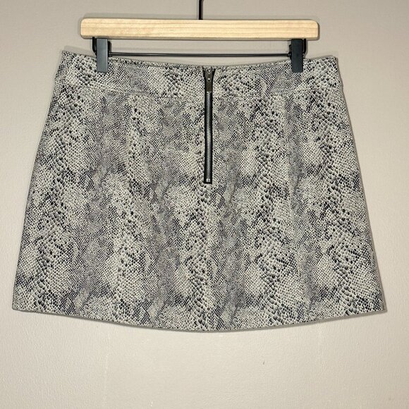 Women's L Bar lll Faux Suede Snakeskin Skirt Cream Gray Black Studded Detail - Picture 3 of 7